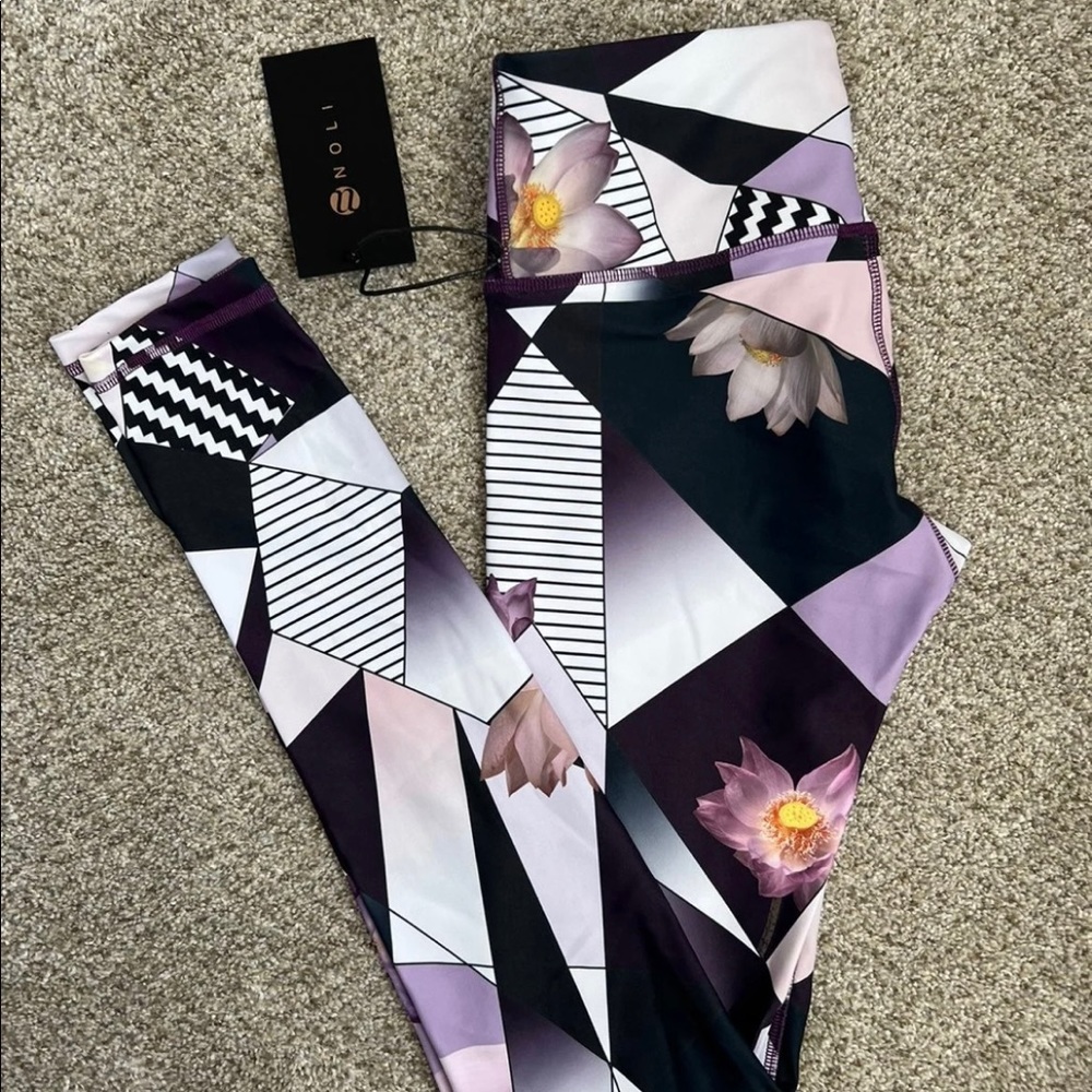 Noli Yoga leggings